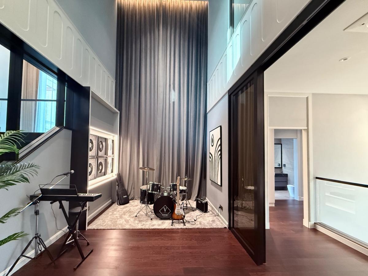 🔥 ดีลลับส่งท้ายปี ส่วนลด 10 ล้าน 👑 คฤหาสน์หลังใหญ่ที่สุด  พร้อมสระว่ายน้ำและลิฟต์ส่วนตัว นิยามใหม่แห่งการอยู่อาศัยที่สะท้อนความสำเร็จ