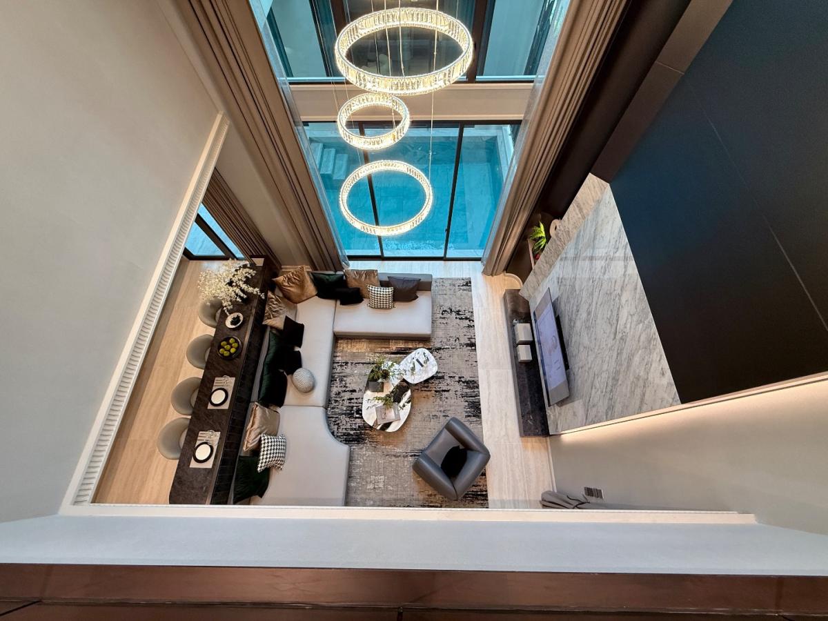 🔥 ดีลลับส่งท้ายปี ส่วนลด 10 ล้าน 👑 คฤหาสน์หลังใหญ่ที่สุด  พร้อมสระว่ายน้ำและลิฟต์ส่วนตัว นิยามใหม่แห่งการอยู่อาศัยที่สะท้อนความสำเร็จ