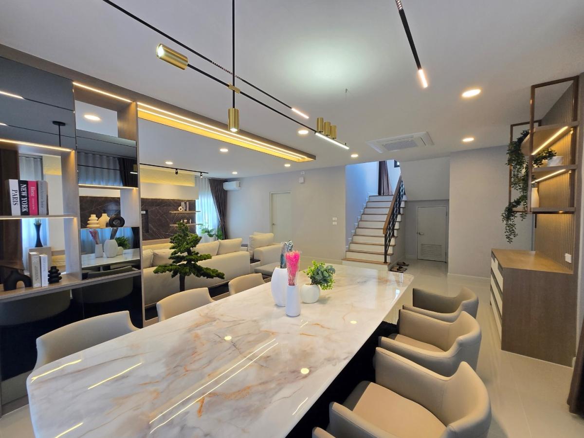 🏡 บ้านเดี่ยว 4 นอน 300 ตรม. Centro Bangna แต่งครบพร้อมอยู่ ราคา 18.5 ล้านบาท 📞: 065-626-5636 (คุณกี้)