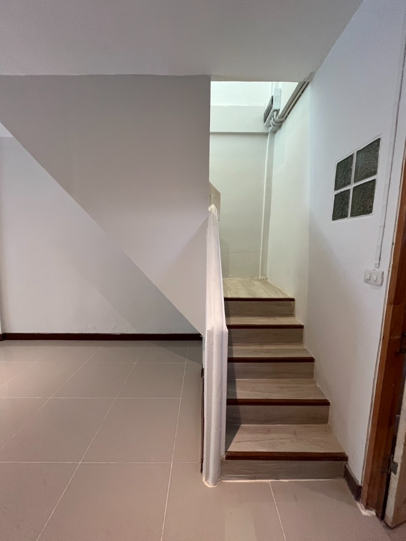 🏡 ทาวน์โฮม ลาดพร้าว 48 | ใกล้ MRT สุทธิสาร รีโนเวทใหม่ ขาย 3.5 ล้านบาท 📞: 065-626-5636 (คุณกี้)