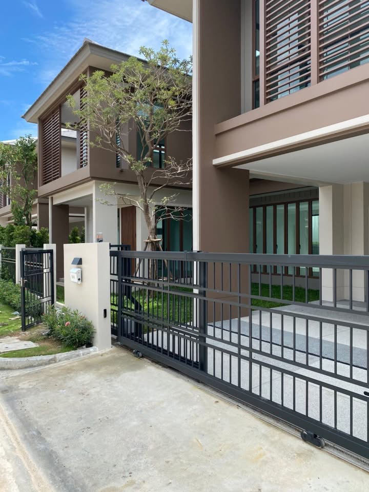 (HL)🏡 ขาย/เช่า บ้านเดี่ยวหรู บุราสิริ กรุงเทพกรีฑา แปลง Private ติดสวนและสระว่ายน้ำส่วนกลาง 4 ห้องนอน 5 ห้องน้ำ เพียง 35 MB เท่านั้น!!