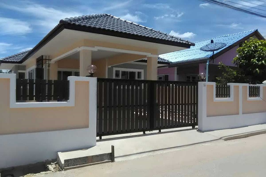 บ้านชมภูเพชร